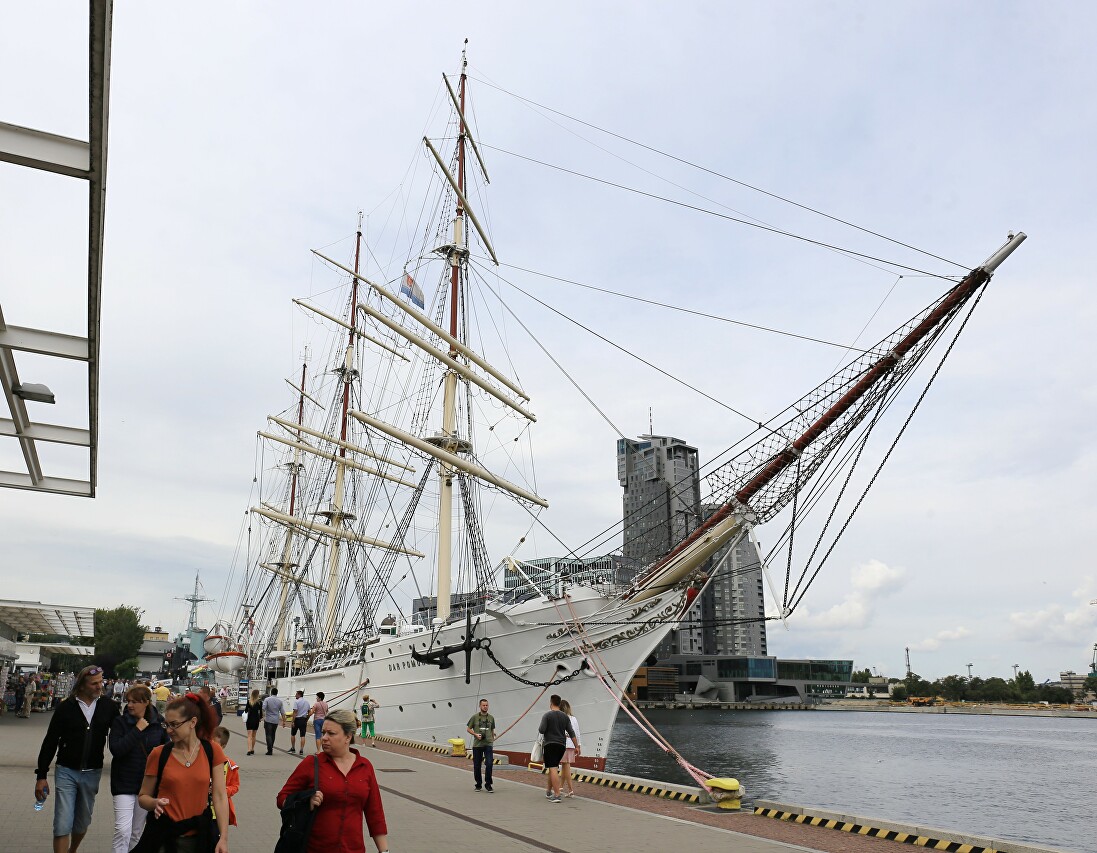 Dar Pomorza sailing ship, Gdynia