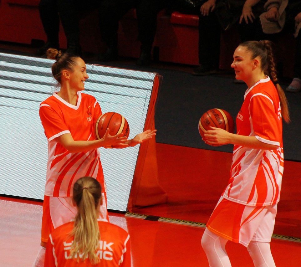 Баскетбол, Евролига. УГМК – УСК Прага